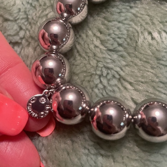 NWT SILVER TONE LARGE BEAD 16-18” NECKLACE and BRACELET set. Charter club - Picture 5 of 12